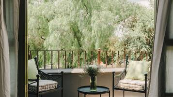 Panorama-suite | Premium-sengetøj, Select Comfort-senge, pengeskab på værelset