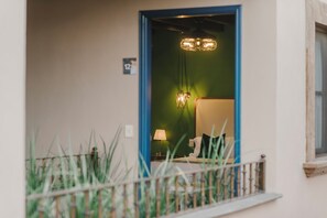 Signature Room, 1 Bedroom | Premium bedding, Select Comfort beds, minibar, in-room safe