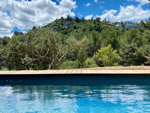 Piscina all'aperto, una piscina riscaldata