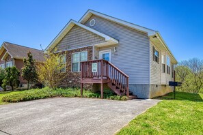 Exterior - Close to Pigeon Forge, One story, Motorcycle Friendly, River View (Pigeon Forge)