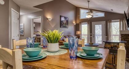 Close to Pigeon Forge, One story, Motorcycle Friendly, River View