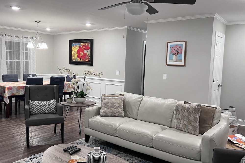 Cheerful 3-bedroom Ranch Home