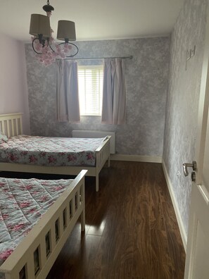 3 bedrooms, bed sheets