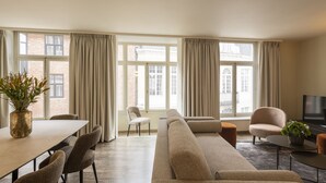 Leilighet – deluxe, 2 soverom, terrasse | Oppholdsområde