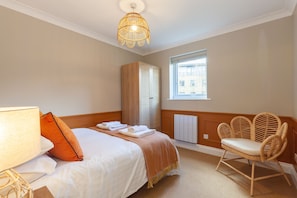 2 bedrooms, iron/ironing board, WiFi, bed sheets
