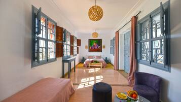 10 bedrooms, in-room safe, iron/ironing board, travel cot