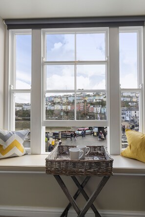 Interior - SEVEN, La Petite Maison (Brixham)