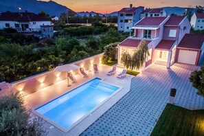 Indoor pool, a heated pool - LUXURY VILLA JERKOVIĆ WITH HEATED POOL AND JACUZZI (Metkovic)