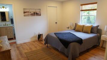 3 Schlafzimmer, Schreibtisch, Bügeleisen/Bügelbrett, Reisekinderbett