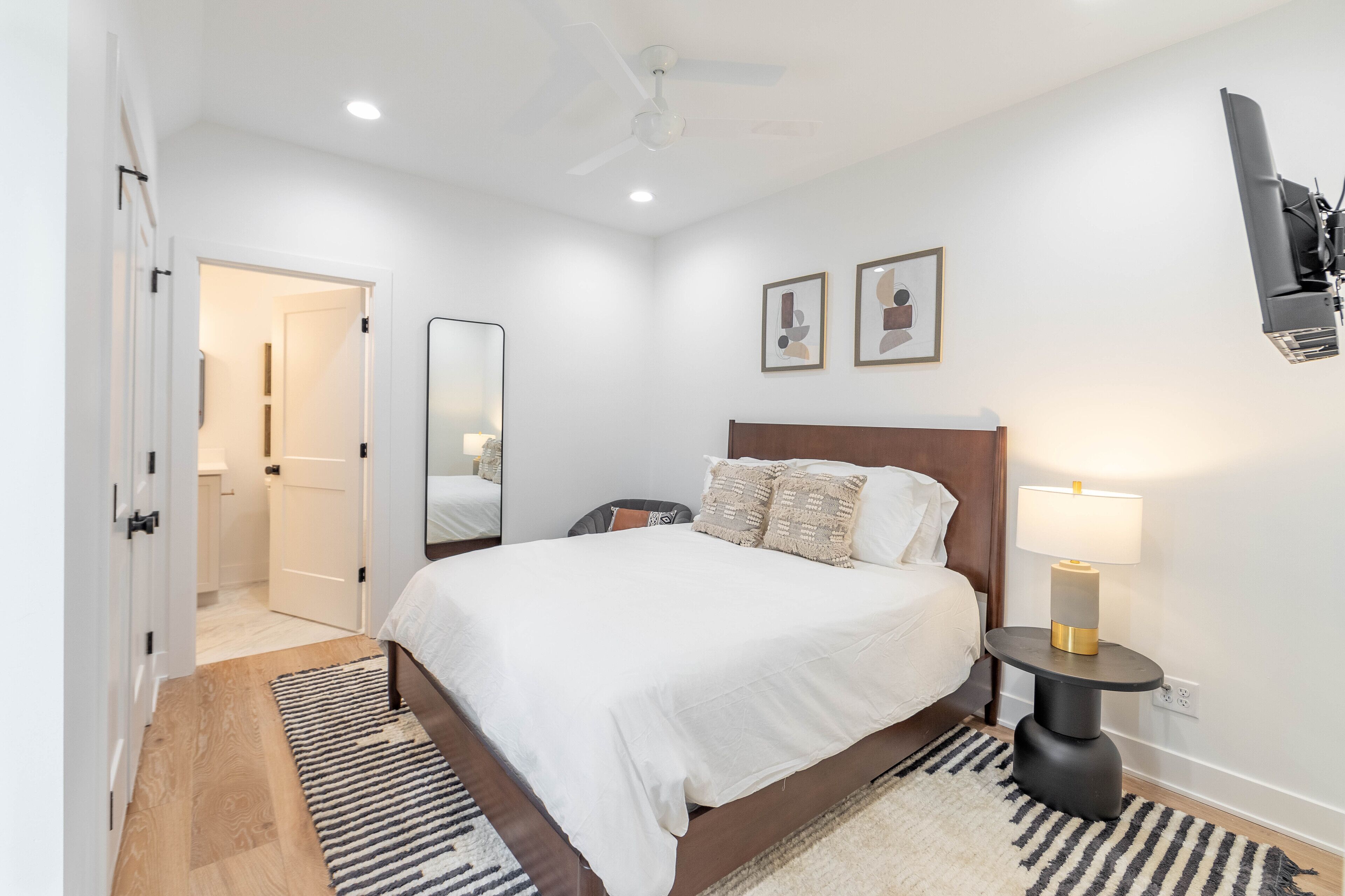 *4 STORY* HUGE Rooftop New House! 7 MIN Downtown!