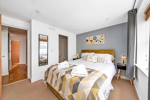 2 bedrooms, iron/ironing board, free WiFi, bed sheets