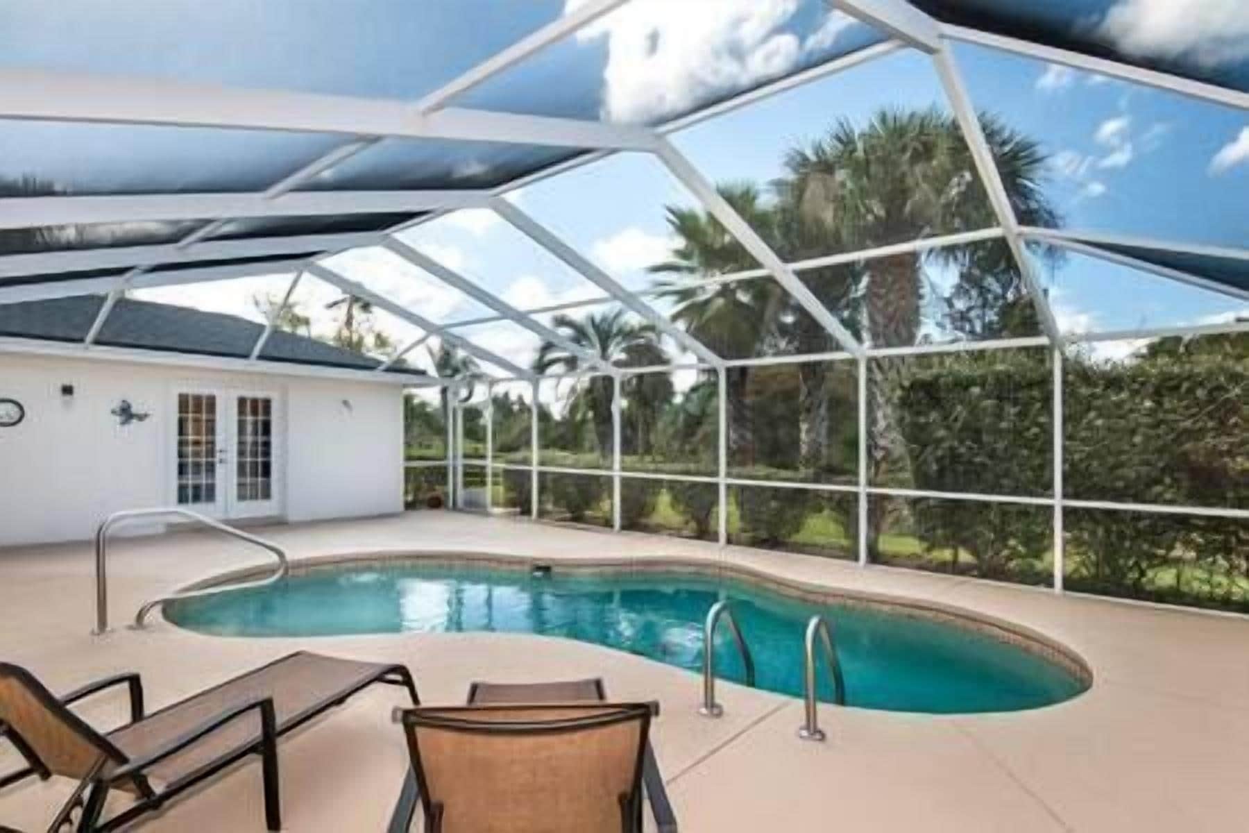 Palm Villa - 4 bedroom Pool Home
