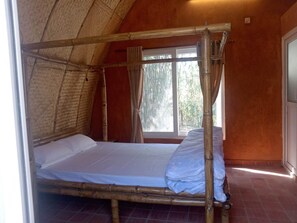 3 quartos, cofres nos quartos, Wi-Fi de cortesia, roupa de cama