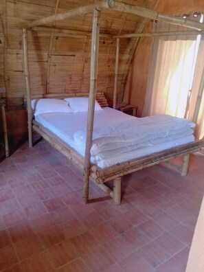 3 bedrooms, in-room safe, free WiFi, bed sheets