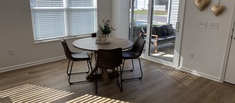 Beautiful Brand New 2/2 Villa w/ GOLF CART & FREE WiFi!