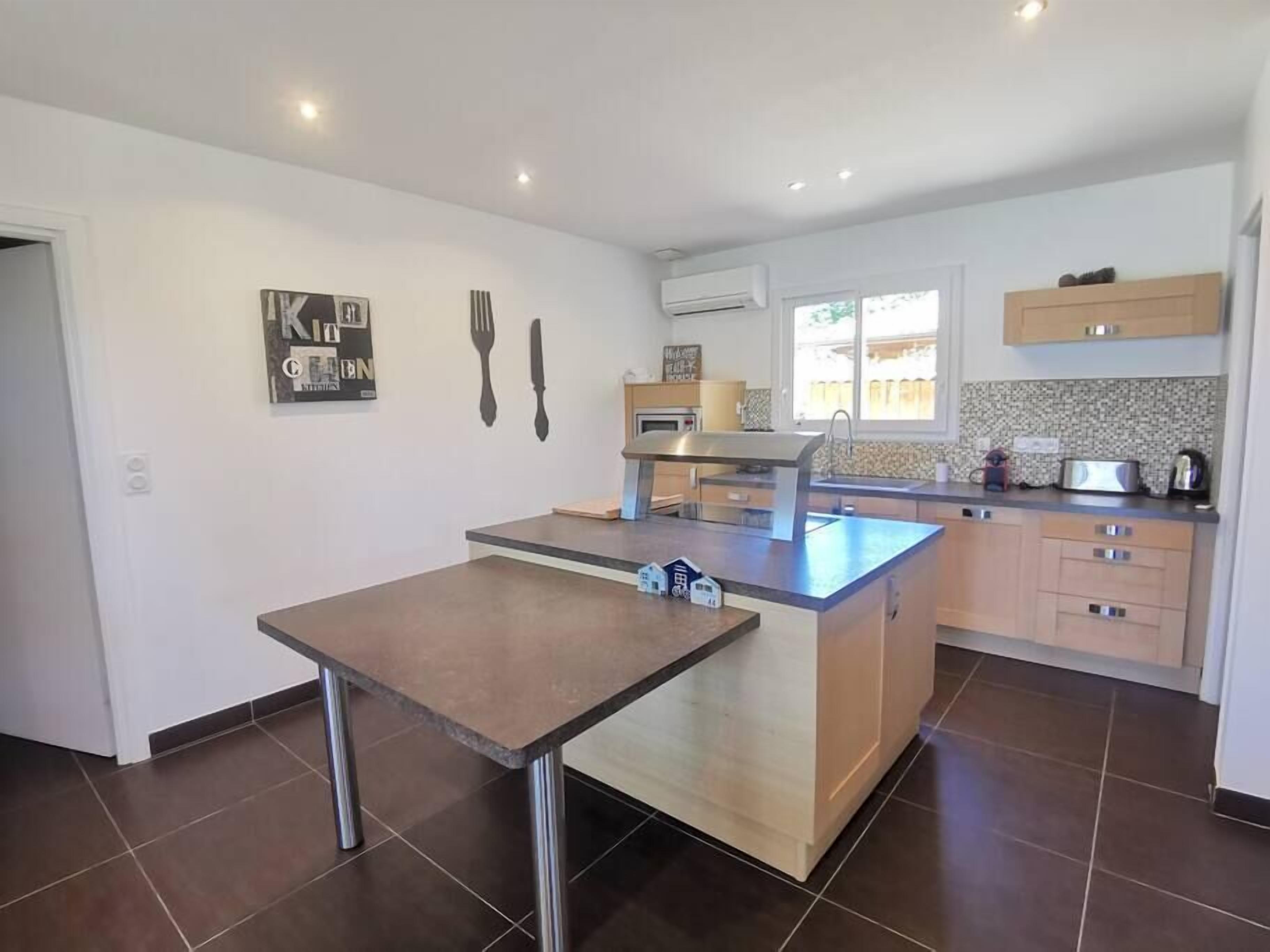 Independent villa and lodge/10 people - Swimming pool