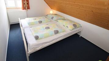 3 habitaciones, escritorio y acceso a internet