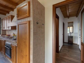 Fridge, oven, dishwasher, cookware/dishes/utensils - Vacation home Asia by Interhome (Scansano)