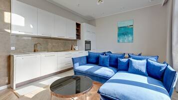 Family Apartment, 2 Bedrooms, Kitchenette | 2 bedrooms, individually decorated, individually furnished, desk