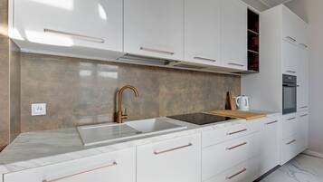 Family Apartment, 2 Bedrooms, Kitchenette | Private kitchenette | Full-size fridge, oven, stovetop, dishwasher