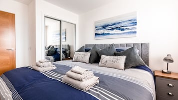 Apartment | 2 bedrooms, iron/ironing board, free WiFi, bed sheets