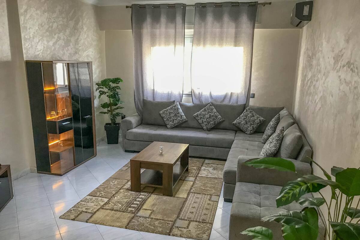 Standard Apartment, 3 Bedrooms, Smoking, City View | Living area | Smart TV