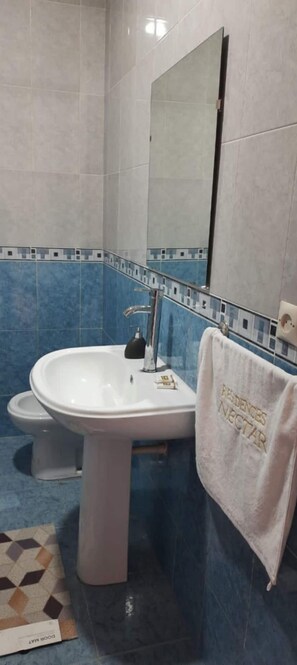Standard Apartment, 3 Bedrooms, Smoking, City View | Bathroom | Bathtub, hair dryer (on request), towels - NECTAR (Tangier)
