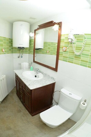 Shower - JUANA THE CRAZY (La Adrada)