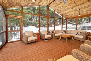 Smart TV, ping pong - Custom Lake Winnisquam Home For 12 (Meredith)