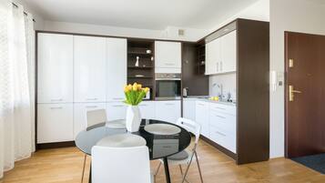 إستديو في المدينة | 1 غرفة نوم وبديكورات فريدة لكل غرفة وطراز فريد لكل وحدة ومكواة/لوح كي