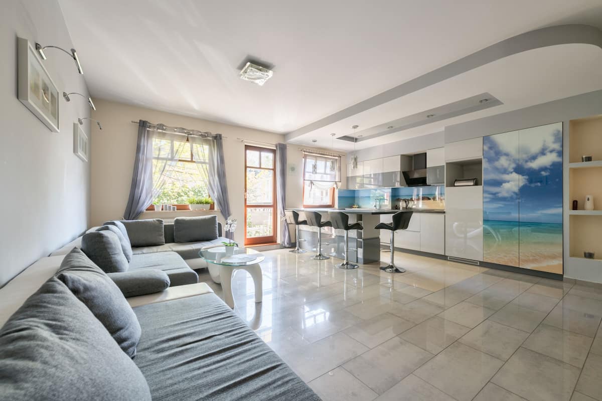 Family Apartment, 1 Bedroom, Balcony, Annex Building | 1 bedroom, individually decorated, individually furnished