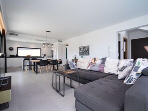 TV - La Haya by Interhome (Moraira)