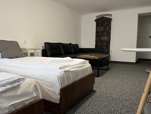 City Quadruple Room | Iron/ironing board, free WiFi, bed sheets - Garbarska 22 Aparthotel (Kraków)