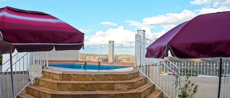 33-inch TV with cable channels