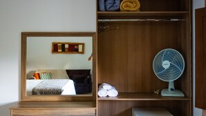 واي فاي مجانًا وملاءات أسرّة
