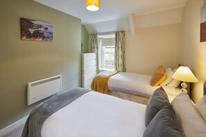 2 bedrooms, desk, iron/ironing board, free WiFi