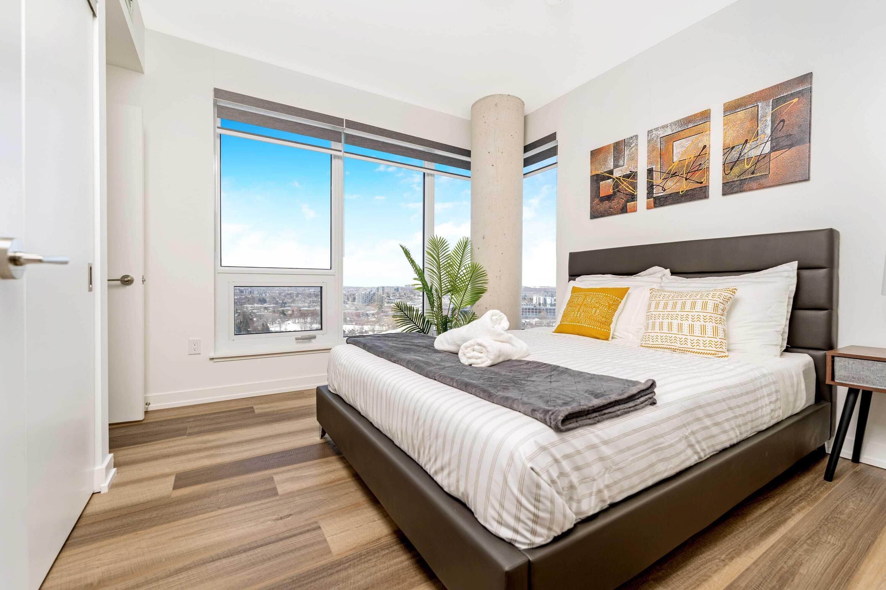 Chic & Spacious 2BR Condo - Sweeping Views!