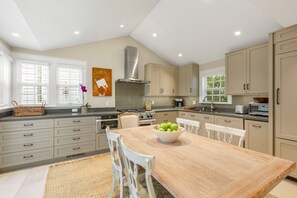 Refrigerador, microondas, parrilla de estufa y lavavajillas 