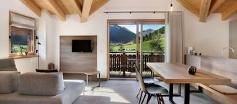 Appartamento 'Botton D'oro Camping Stella Alpina' con vista sulle montagne e Wi-Fi