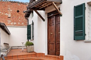 Exterior detail - Holiday Home 'Casa Cigana' with Private Garden and Wi-Fi (Tortona)
