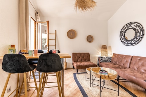 Holiday Home 'Maisonnette Biscarosse' with Private Terrace and Wi-Fi