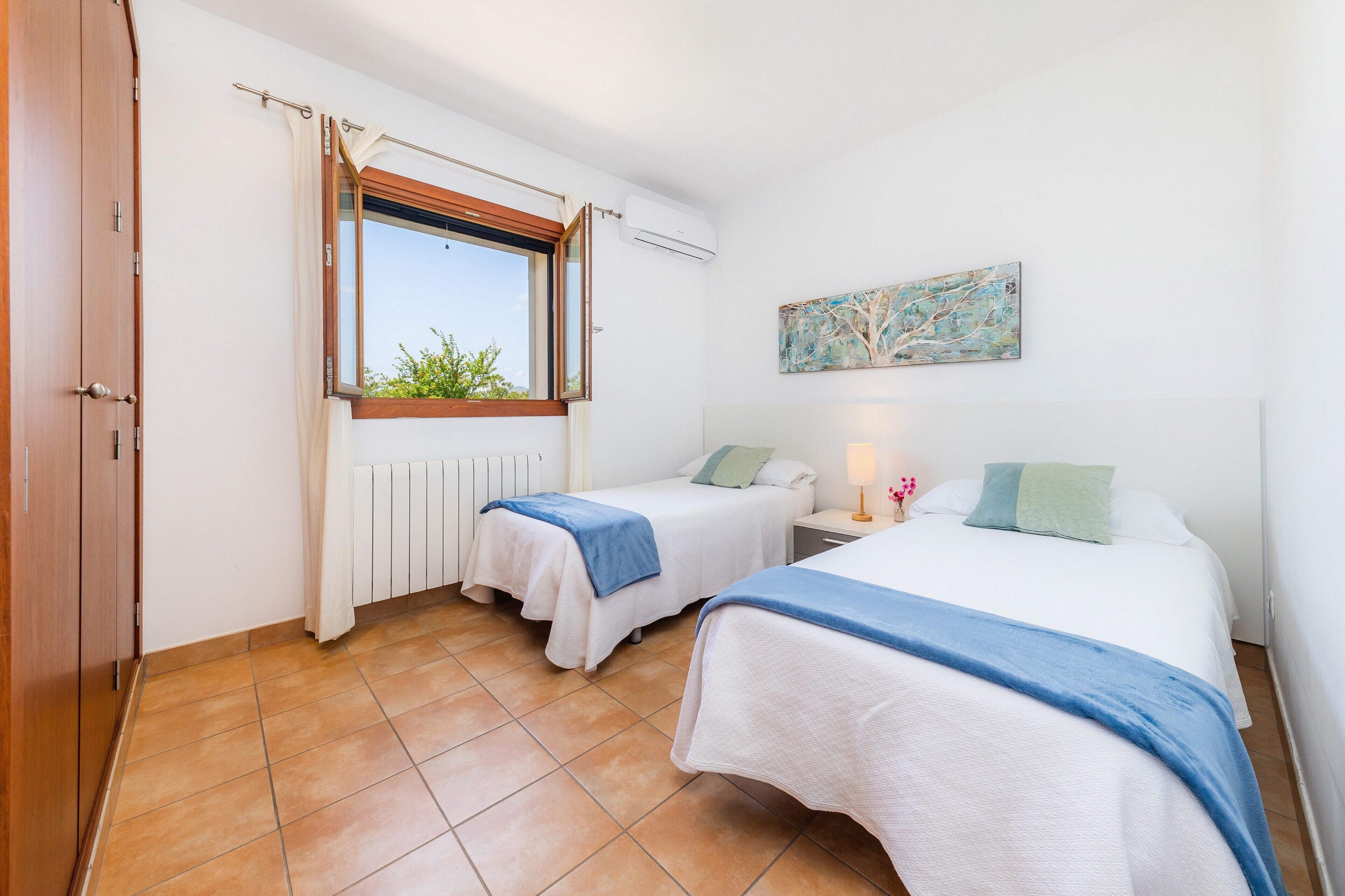 4 bedrooms, free WiFi, bed sheets