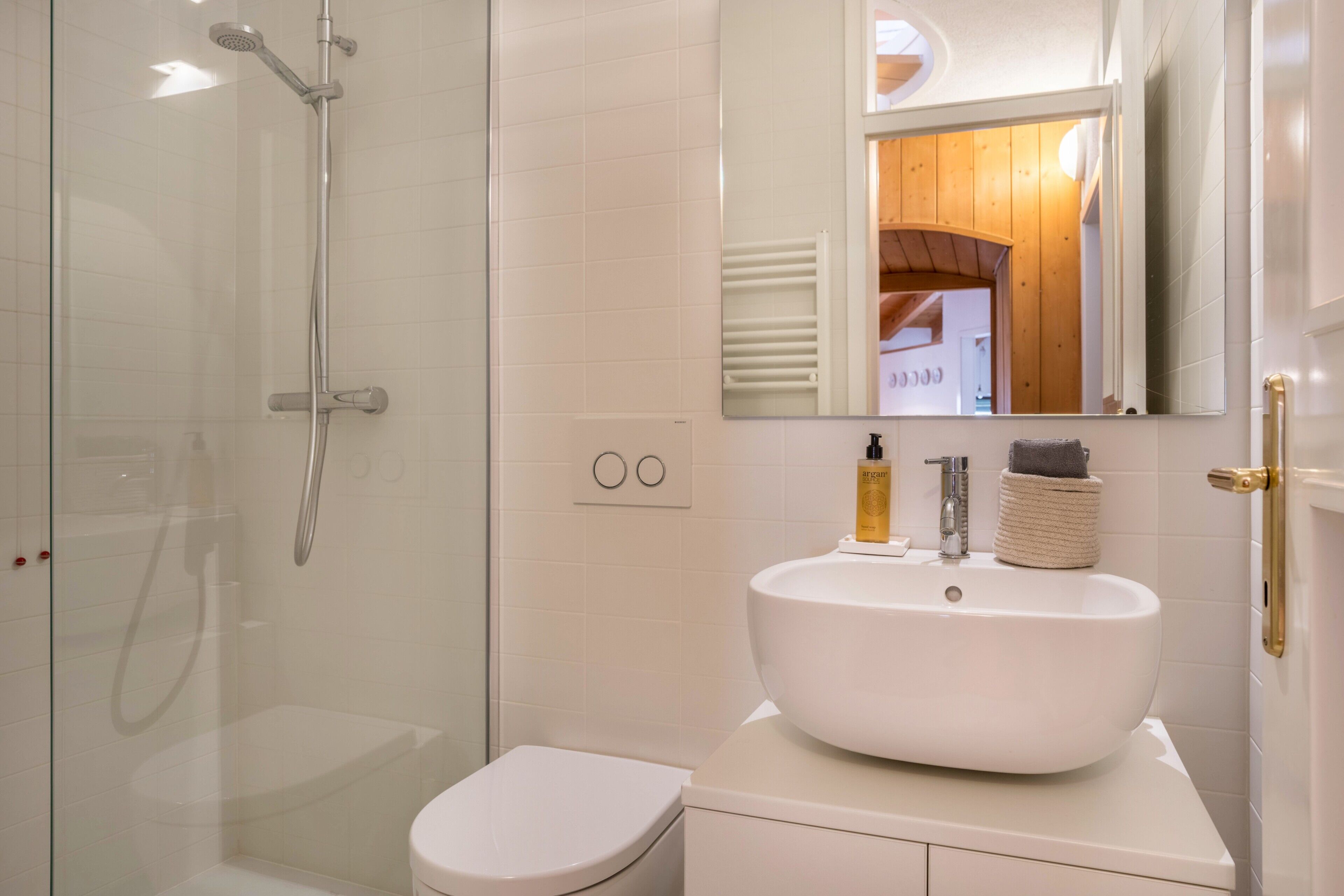 Bathtub, hair dryer, towels
