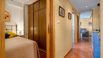 2 habitaciones, tabla de planchar con plancha y wifi gratis