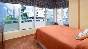 2 habitaciones, tabla de planchar con plancha y wifi gratis