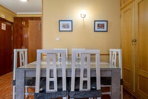 Dining - Apartment 'Torre Del Mar' with Shared Pool, Shared Garden and Air Conditioning (Torre del Mar)