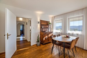 Dining - Holiday Apartment 'Weitblick Kaltern' with Mountain View, Private Terrace, and Garden (Caldaro sulla strada del vino)