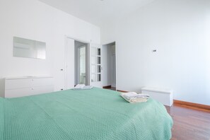 2 habitaciones, tabla de planchar con plancha y wifi gratis 