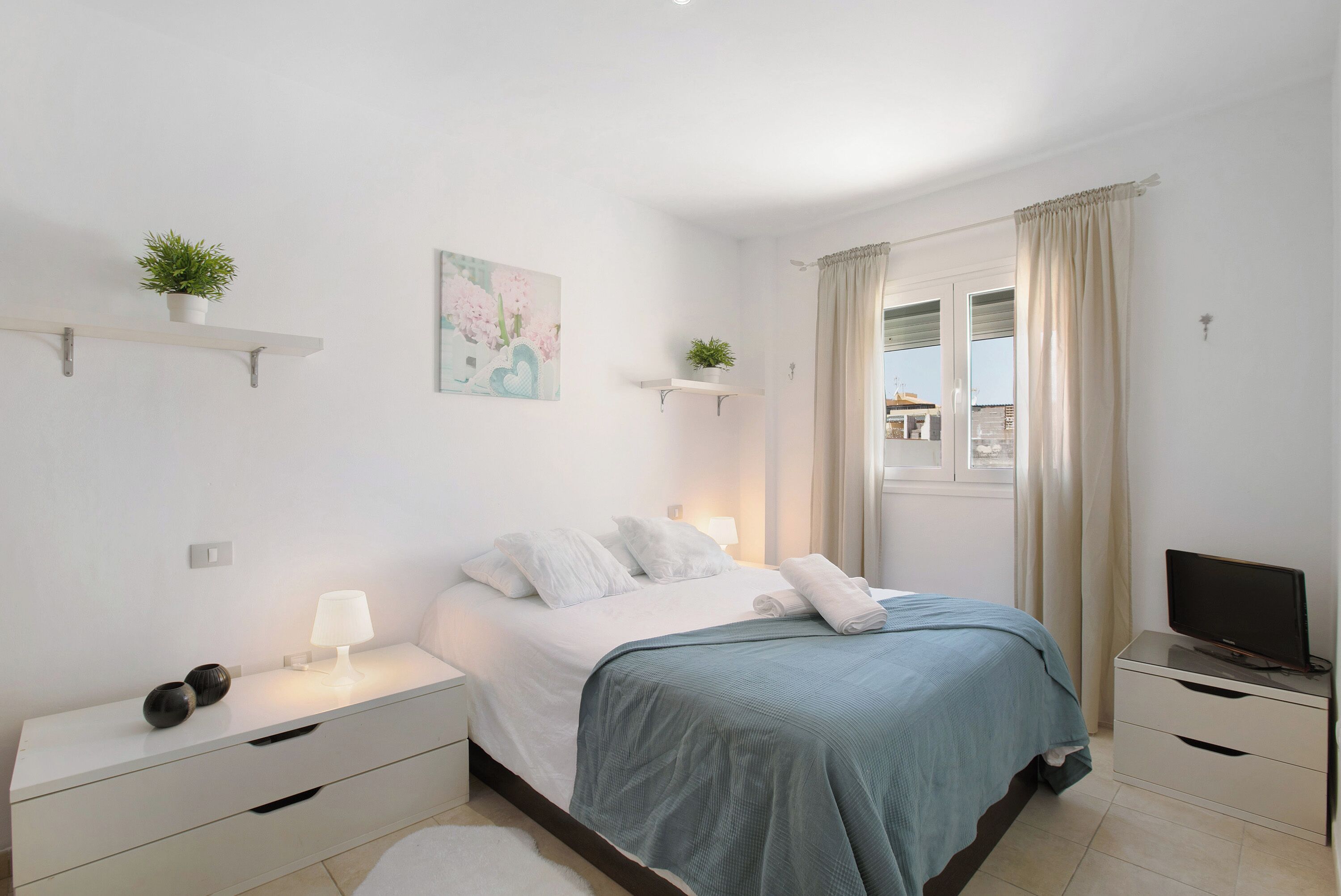 3 chambres, fer et planche à repasser, Wi-Fi gratuit, draps fournis