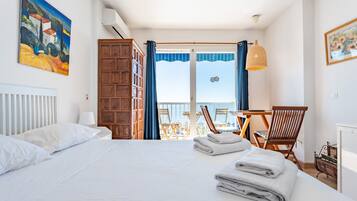 1 slaapkamer, een strijkplank/strijkijzer, gratis wifi, beddengoed